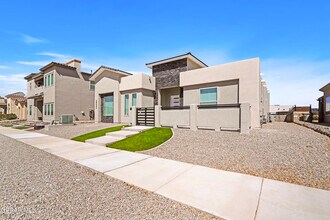 2332 Mike Price Dr in El Paso, TX - Building Photo - Building Photo