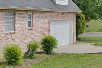 100 Camden Ct N in Hendersonville, TN - Foto de edificio - Building Photo