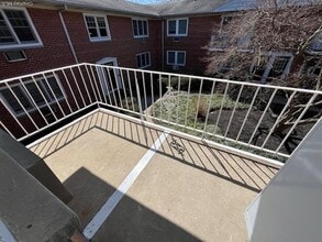 100 Manhasset Ave in Port Washington, NY - Building Photo - Building Photo