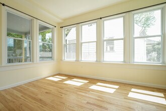 21 Lake St in Waterbury, CT - Building Photo - Building Photo