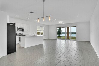 13096 NW Copper Creek Dr in Port St. Lucie, FL - Building Photo - Building Photo