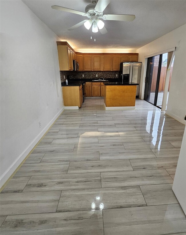 property at 912 Springdale Cir