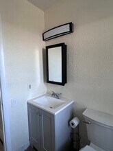1040 Bert Rd, Unit 5 in Jacksonville, FL - Building Photo - Building Photo