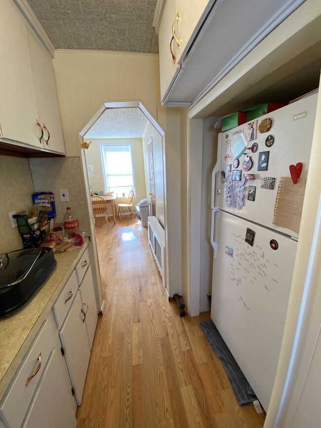 27 Cameron Ave, Unit 3 in Cambridge, MA - Building Photo - Building Photo
