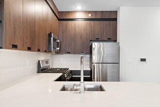 533 61st St in West New York, NJ - Building Photo - Building Photo