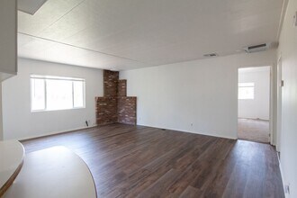 16652 Power Line Rd in Redding, CA - Building Photo - Building Photo