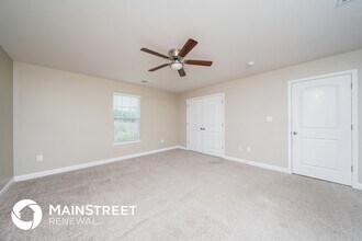 10600 Evanwood Dr in Louisville, KY - Foto de edificio - Building Photo