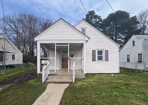 202 E Westover Ave in Colonial Heights, VA - Building Photo
