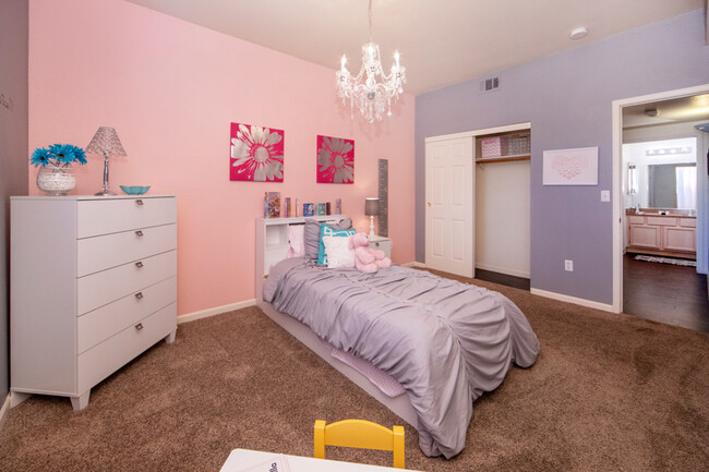 Diamond Sands on the Boulevard in Las Vegas, NV - Building Photo - Building Photo