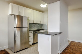 Cedarwood Suites in Toronto, ON - Building Photo - Interior Photo