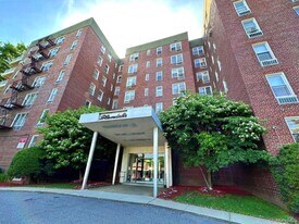 125 Bronx River Rd in Yonkers, NY - Building Photo