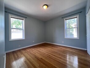 7926 S Luella Ave in Chicago, IL - Building Photo - Building Photo