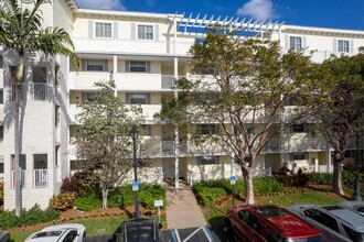 Ocean Club at Deerfield Beach in Deerfield Beach, FL - Foto de edificio - Building Photo