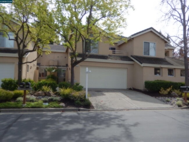 property at 6198 Lakeview Cir