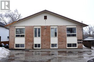 219 Oxford St in Orillia, ON - Building Photo