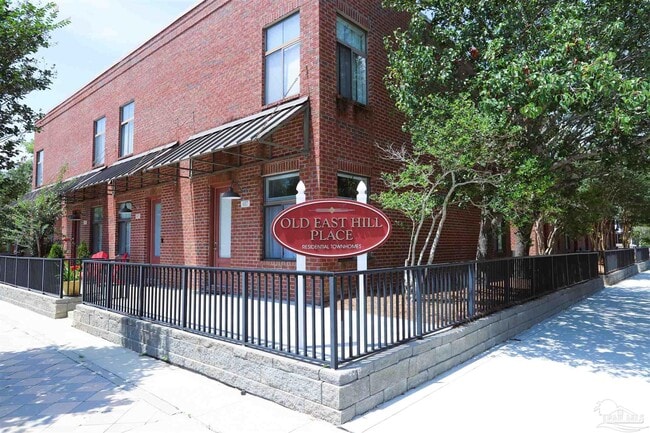 property at 613 N Alcaniz St