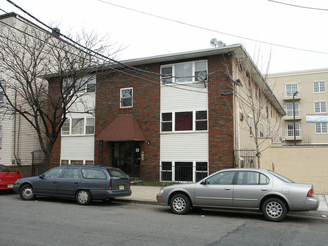 206 Malvern St in Newark, NJ - Building Photo - Building Photo