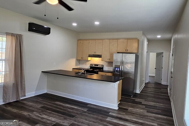 50 Sargent Tigner St in Newnan, GA - Building Photo - Building Photo