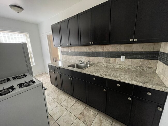 6345 N Magnolia Ave, Unit 3J in Chicago, IL - Foto de edificio - Building Photo