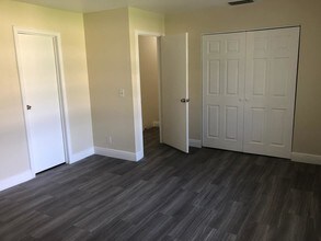 7505 Kimberly Blvd in North Lauderdale, FL - Building Photo - Building Photo