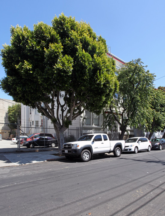 181 Bartlett in San Francisco, CA - Building Photo