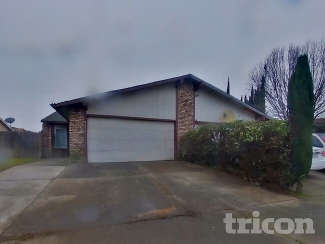 property at 8626 Danridge Dr