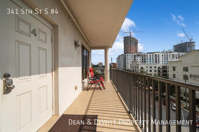 341 5th St S in St. Petersburg, FL - Building Photo - Building Photo