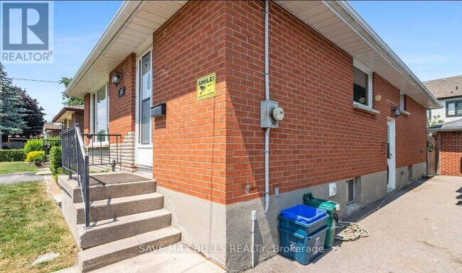 768 Olive Ave in Oshawa, ON - Building Photo - Building Photo