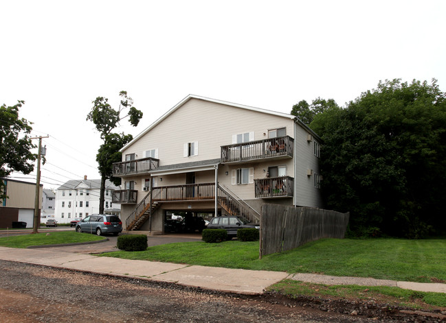 235 Beaver St in New Britain, CT - Building Photo - Building Photo