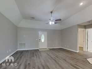 1606 Briarcliff St in Conroe, TX - Building Photo - Building Photo