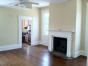 123 Coming St, Unit B in Charleston, SC - Building Photo - Building Photo