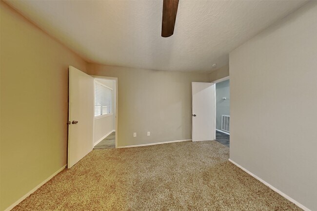 26 Pinewood Forest Ct in Spring, TX - Building Photo - Building Photo