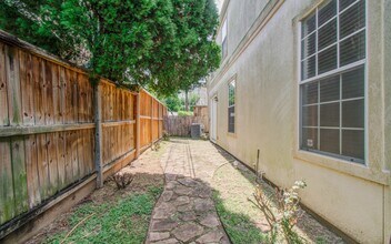 6855 Bellgreen Dr in Houston, TX - Building Photo - Building Photo