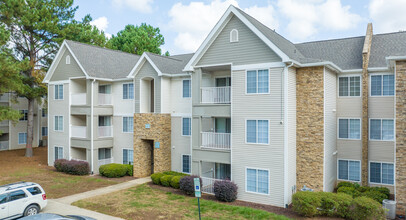 Village Green Student Housing in Raleigh, NC - Building Photo - Building Photo