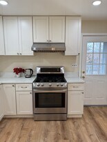 9942 Frederick Rd in Ellicott City, MD - Building Photo