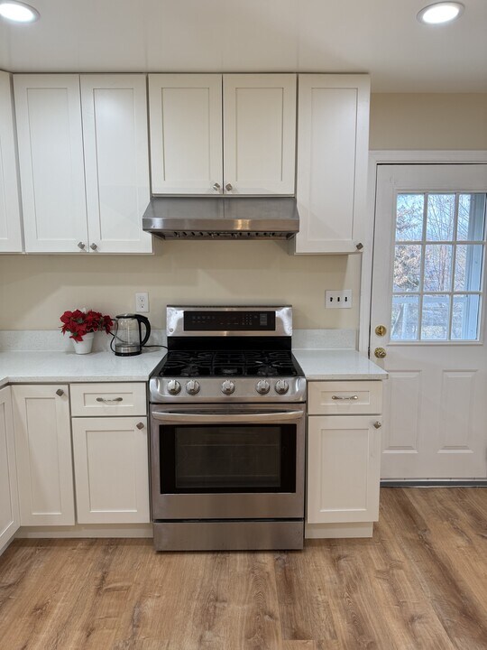 9942 Frederick Rd in Ellicott City, MD - Foto de edificio