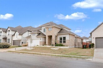 213 Palatino Bnd in Liberty Hill, TX - Foto de edificio - Building Photo