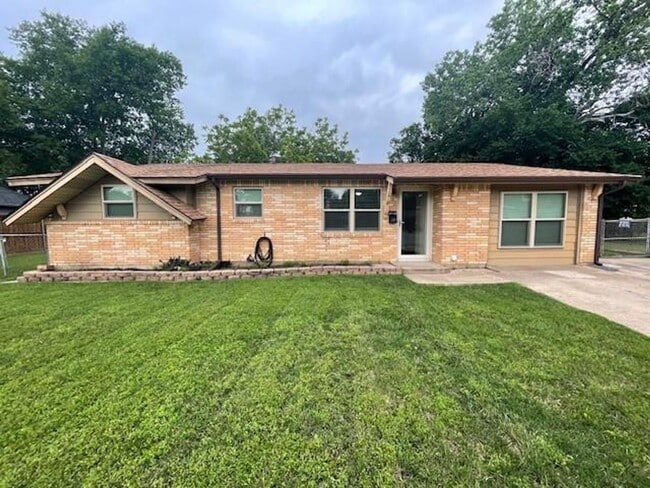 408 Southern Ct in Saginaw, TX - Building Photo - Building Photo