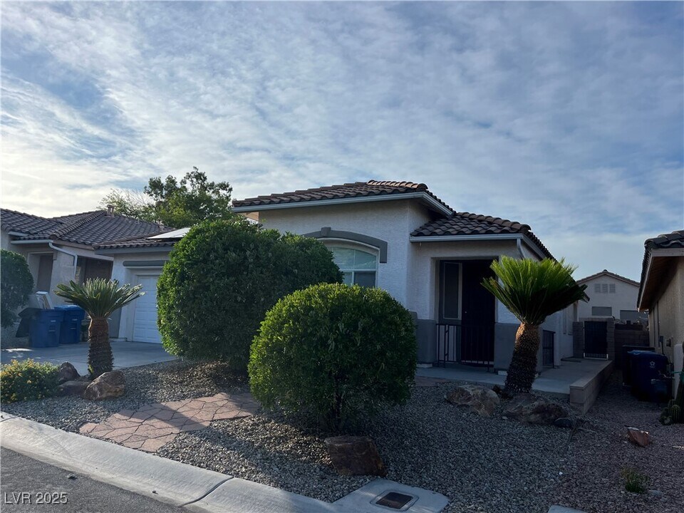 8312 Gilded Crown Ct in Las Vegas, NV - Building Photo