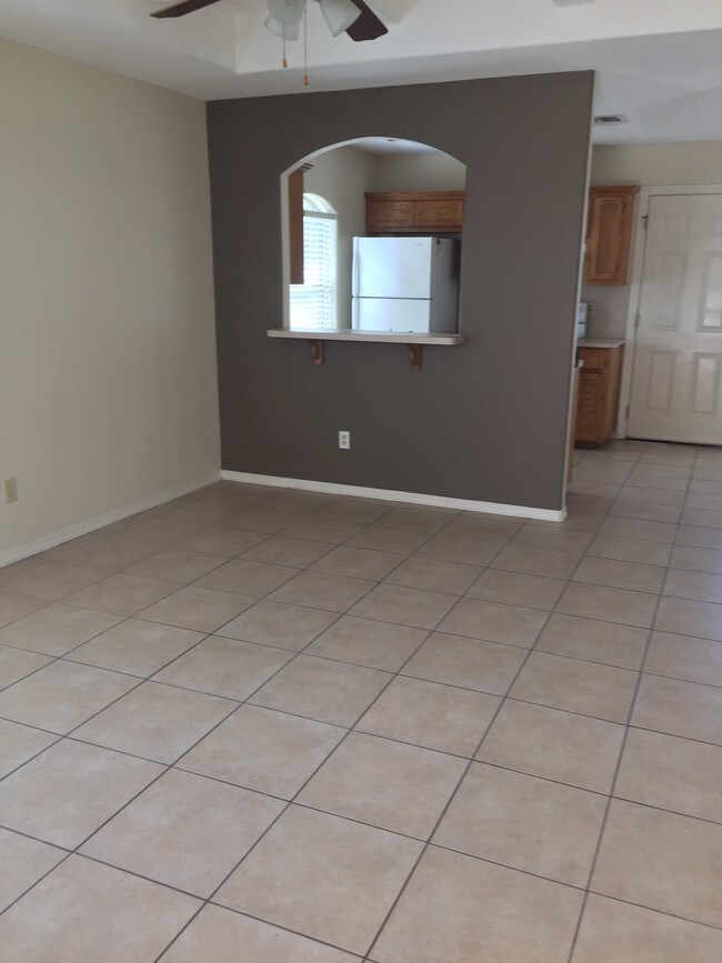 3212 Diamondhead Ave Apartments and Nearby Alton Apartments For Rent