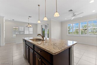 8531 Violeta St in Bonita Springs, FL - Foto de edificio - Building Photo
