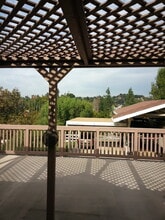 5815 Highland Ave, Unit Studio in Yorba Linda, CA - Foto de edificio - Building Photo