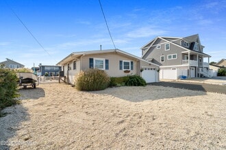 825 Leeward Dr in Forked River, NJ - Building Photo - Building Photo