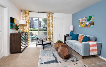 Wyndham at Hampton Apartments in Hampton, VA - Foto de edificio - Building Photo