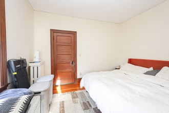 19 Burton Ter, Unit 1 in Weymouth, MA - Foto de edificio - Building Photo