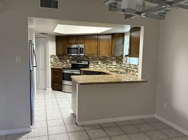 122 Weybridge Cir in Royal Palm Beach, FL - Building Photo - Building Photo