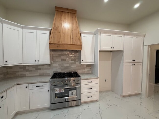 406 Sierra Ave in Clovis, CA - Building Photo - Building Photo