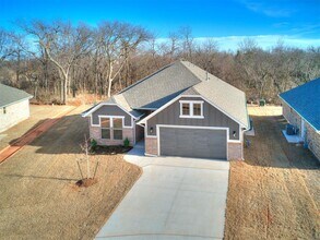 12200 Rockbed Dr in Yukon, OK - Building Photo - Building Photo
