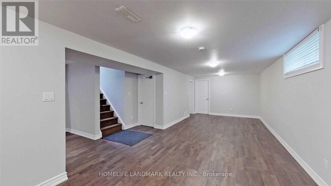 133B Harrison Dr in Newmarket, ON - Building Photo - Building Photo