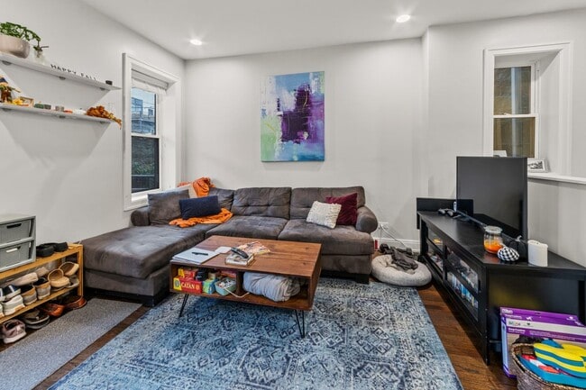 856 N Hermitage Ave in Chicago, IL - Foto de edificio - Building Photo